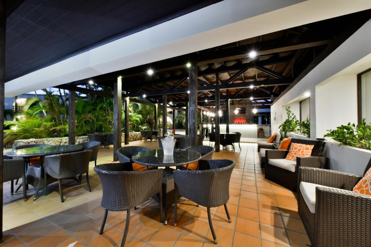 Talk Of The Town Beach Hotel & Beach Club By Gh Hoteles Oranjestad Buitenkant foto