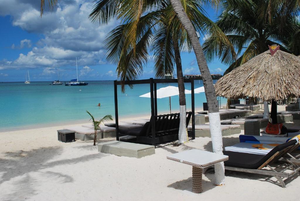 Talk Of The Town Beach Hotel & Beach Club By Gh Hoteles Oranjestad Buitenkant foto
